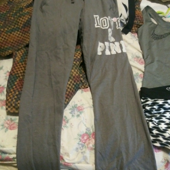 PINK Victoria's Secret Pants - Pink Victoria Secret brand new PINK Victoria's Secret Pants - Pink Victoria Secret brand new